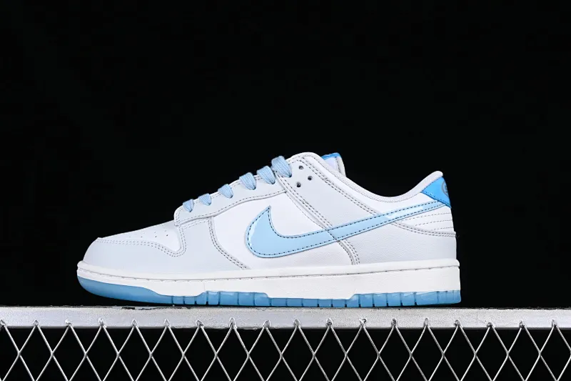 All categories Nk SB Dunk Series Nk SB Dunk Low High-end customized low-top sneakers Nk SB Dunk Low "520" Valentine's Day limited SB low-top sports and leisure sneakers FN3433-141